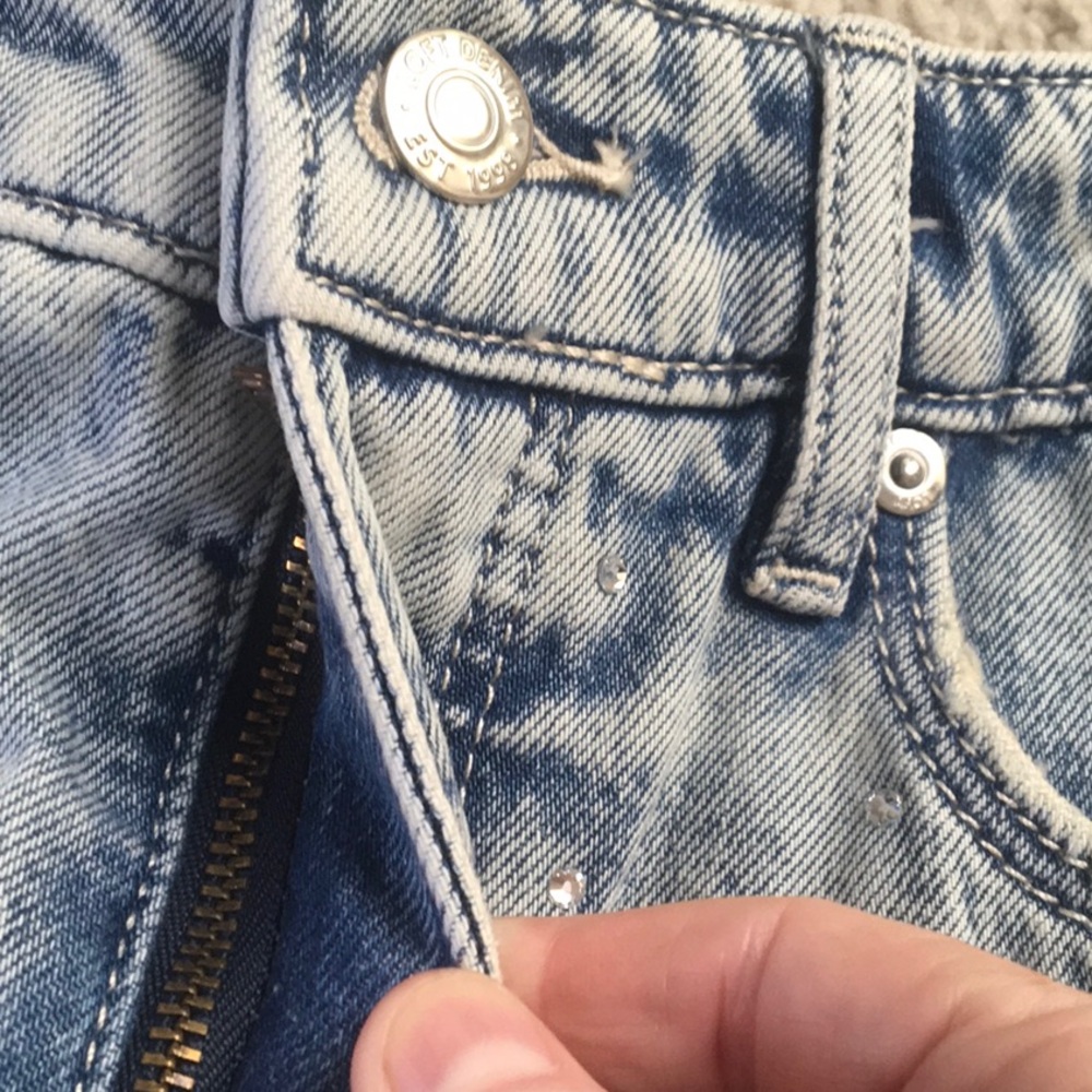 LOFT/SEQUIN EMBELLISHED HIGH RISE BARREL JEANS IN VINTAGE lIGHT INDIGO WASH/NEW - Picture 11 of 14